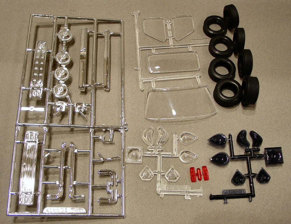 AMT 0767 1/25 1976 Ford Econoline Custom Van Parts Image 05