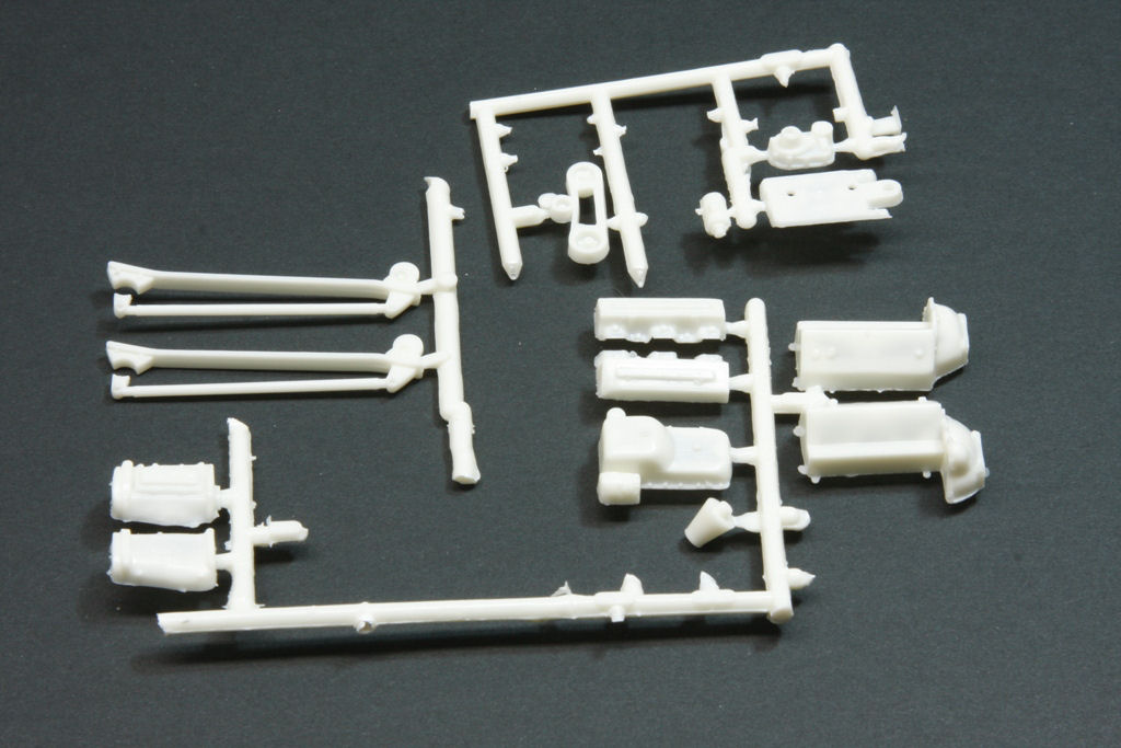 AMT 0784 1/25 1969 Pontiac GTO 'The Judge' Funny Car Parts Image 04