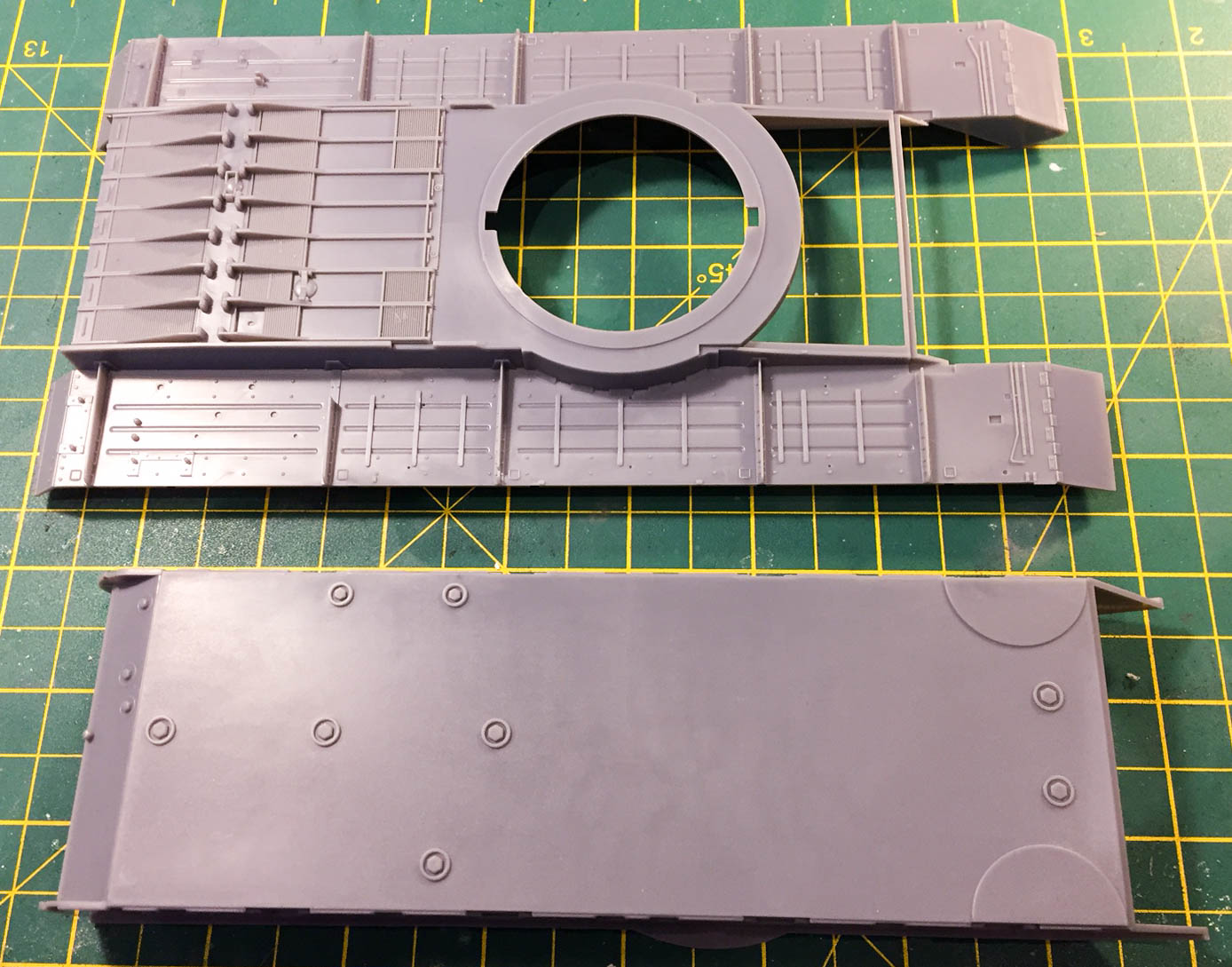 Amusing Hobby 35006 1/35 FV214 Conqueror Mk.I Parts Image 01