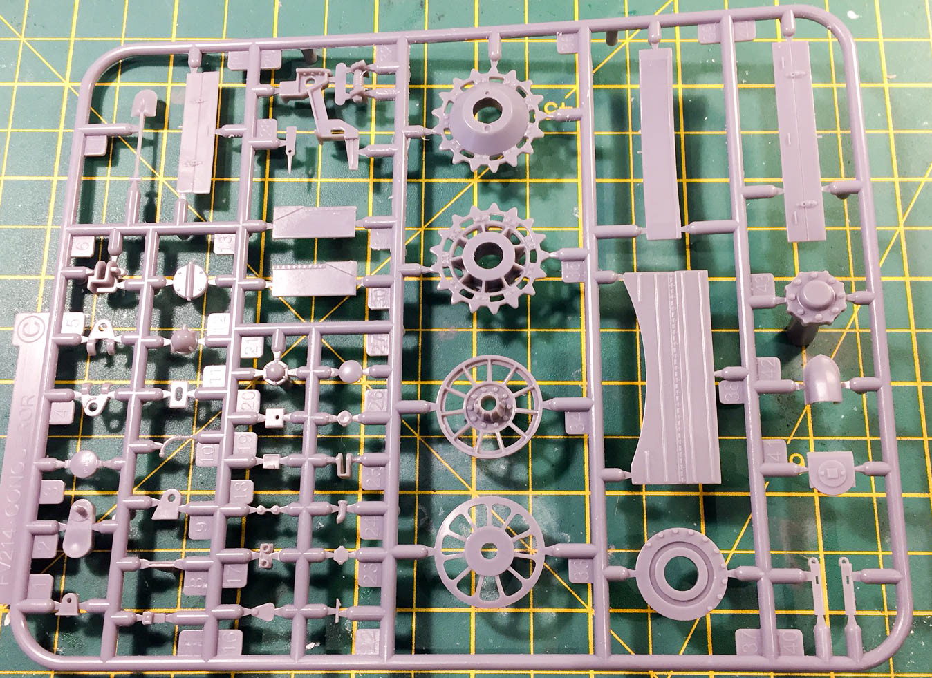 Amusing Hobby 35006 1/35 FV214 Conqueror Mk.I Parts Image 05