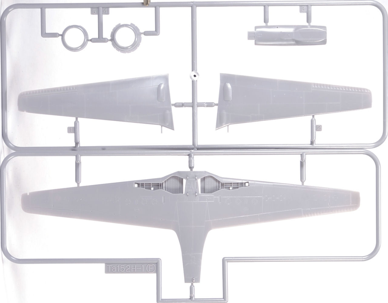 Aoshima 16770 1/72 Ta 152H-1 First Look Image 02
