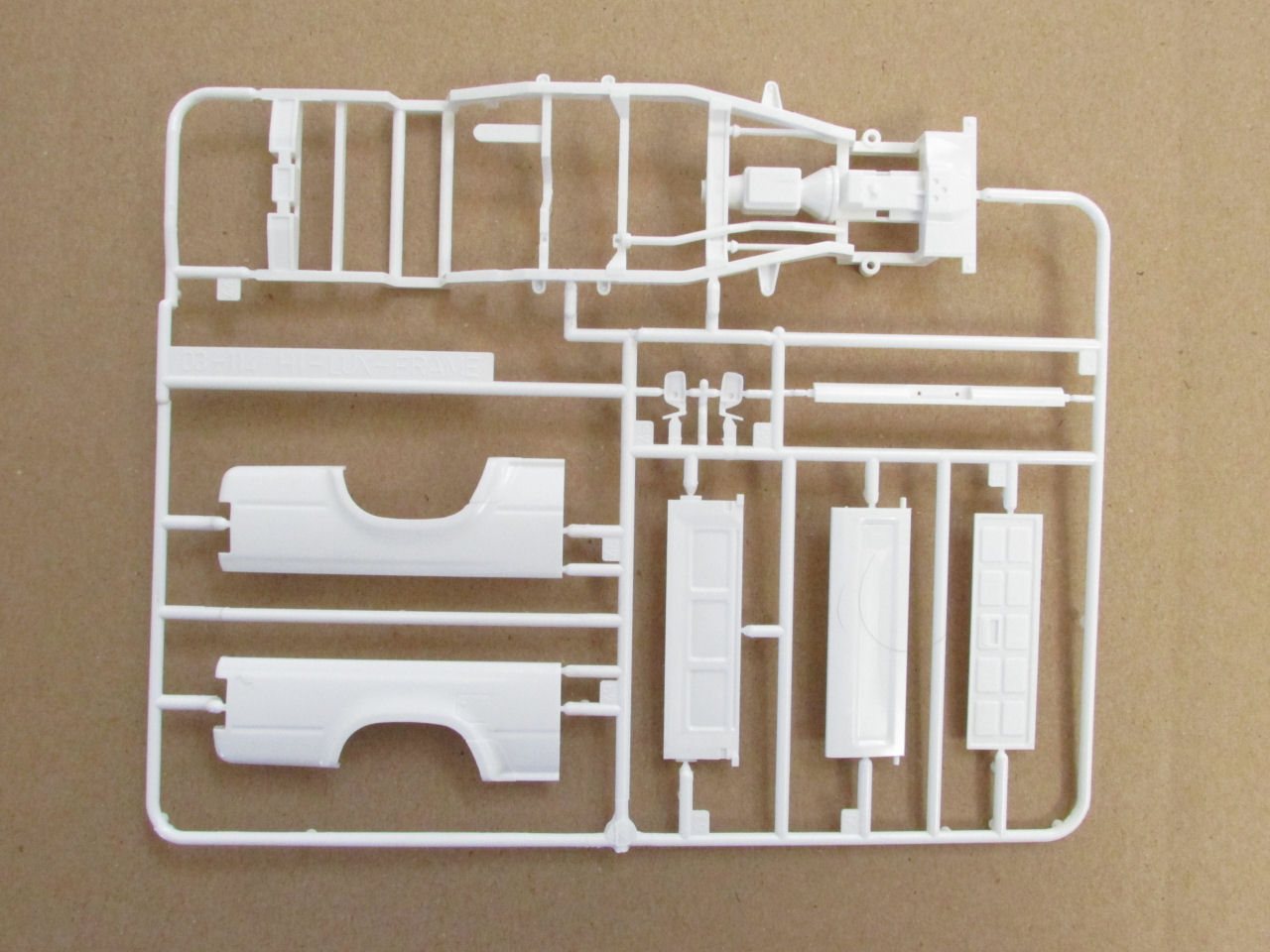 Aoshima 32800 1/24 1995 Toyota Hi-Lux Short Radical Custom Pickup First Look Image 02