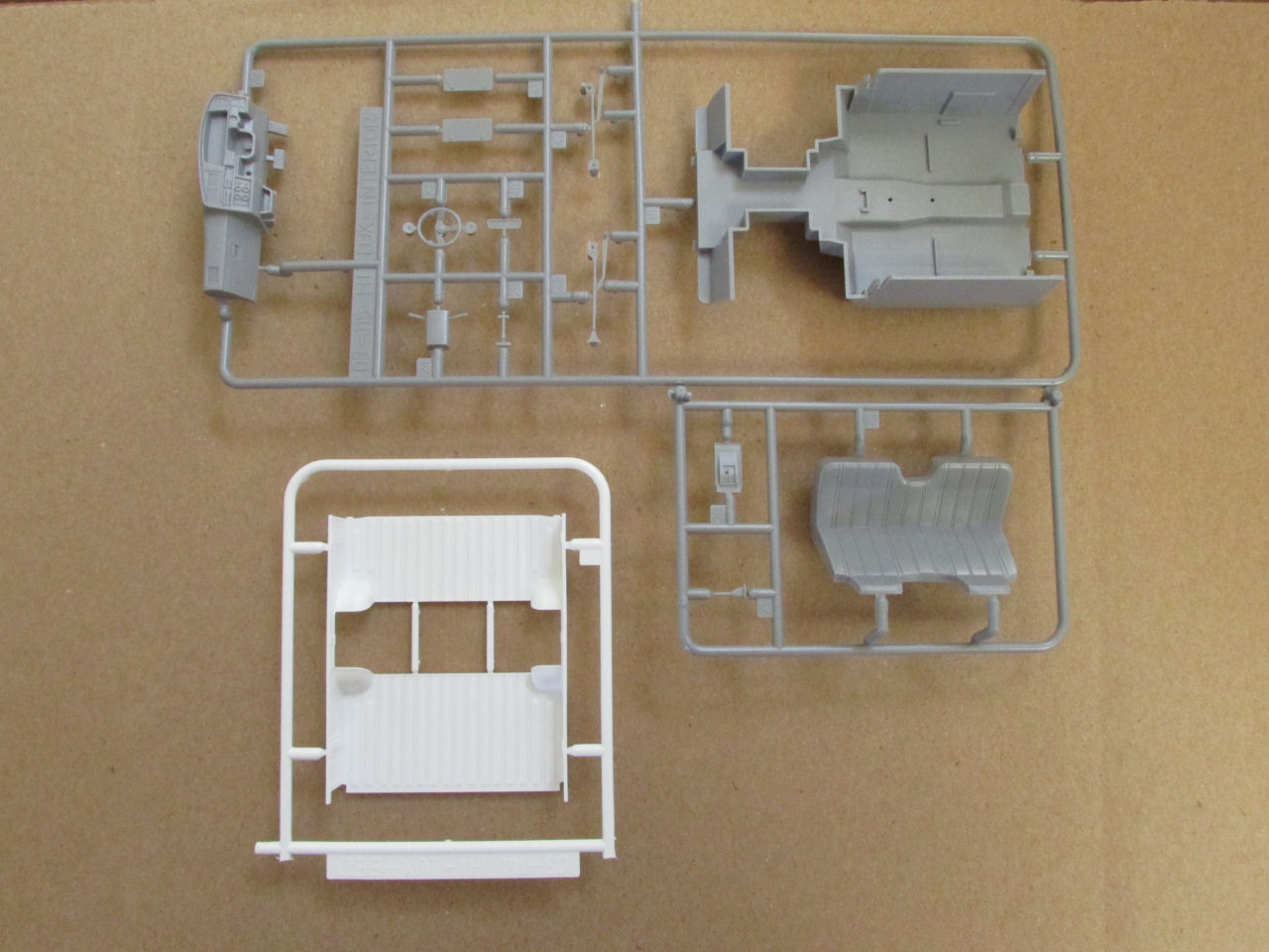 Aoshima 32800 1/24 1995 Toyota Hi-Lux Short Radical Custom Pickup First Look Image 03
