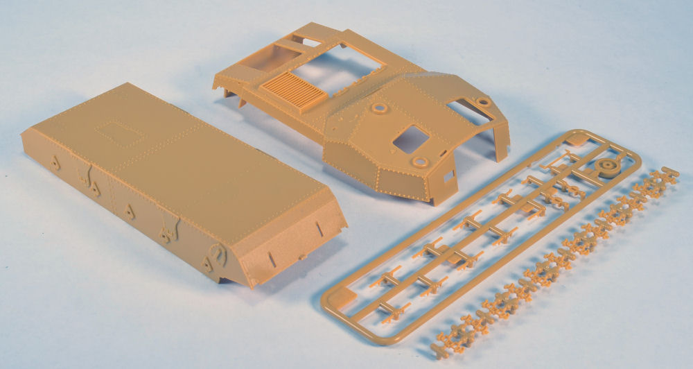 Bronco Models 35036 1/35 Hungarian 40/43M Zrinyi II 105mm Assault Gun Image 01