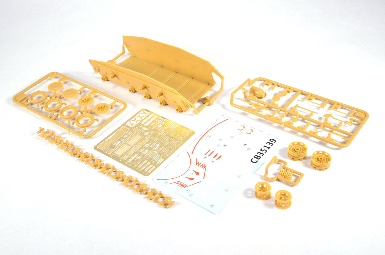 Bronco Models 35139 1/35 M24 Chaffee Light Tank Image 01