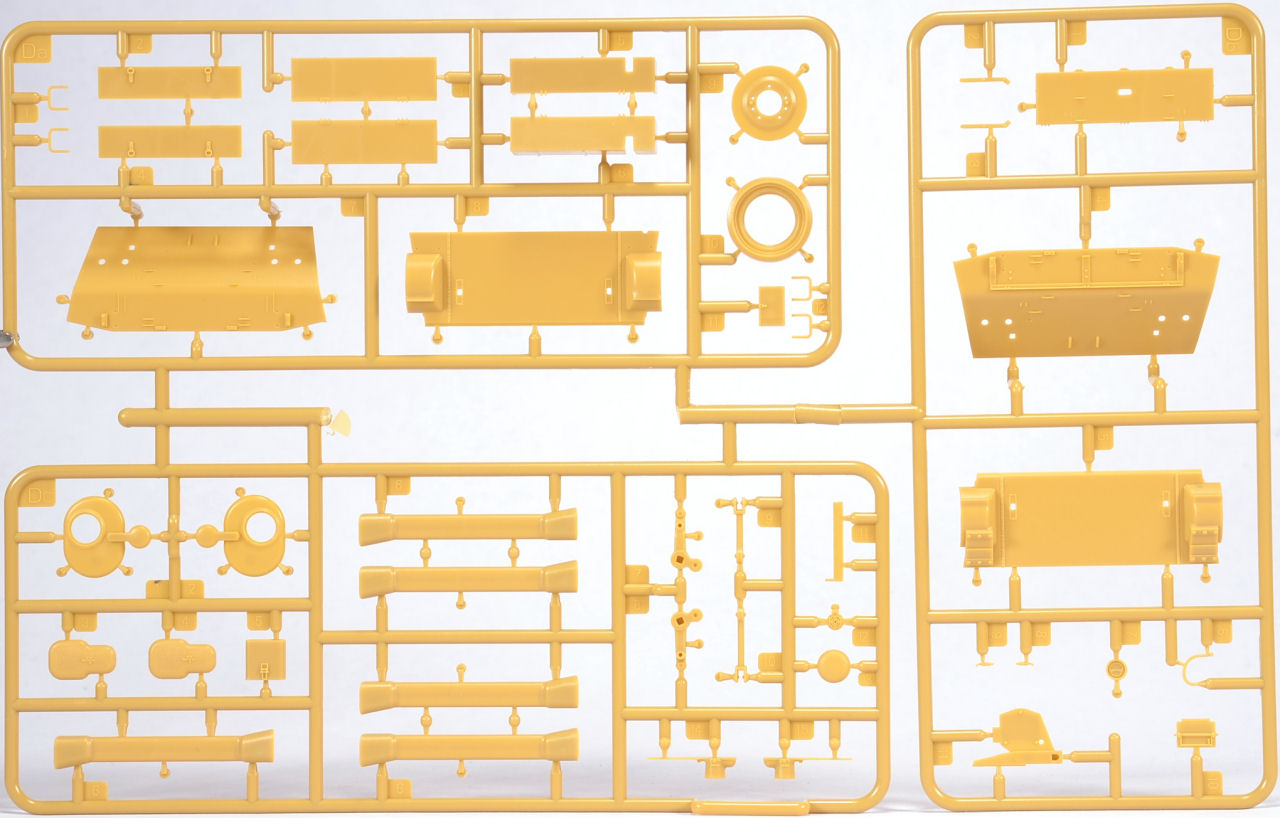 Bronco Models 35139 1/35 M24 Chaffee Light Tank Image 02
