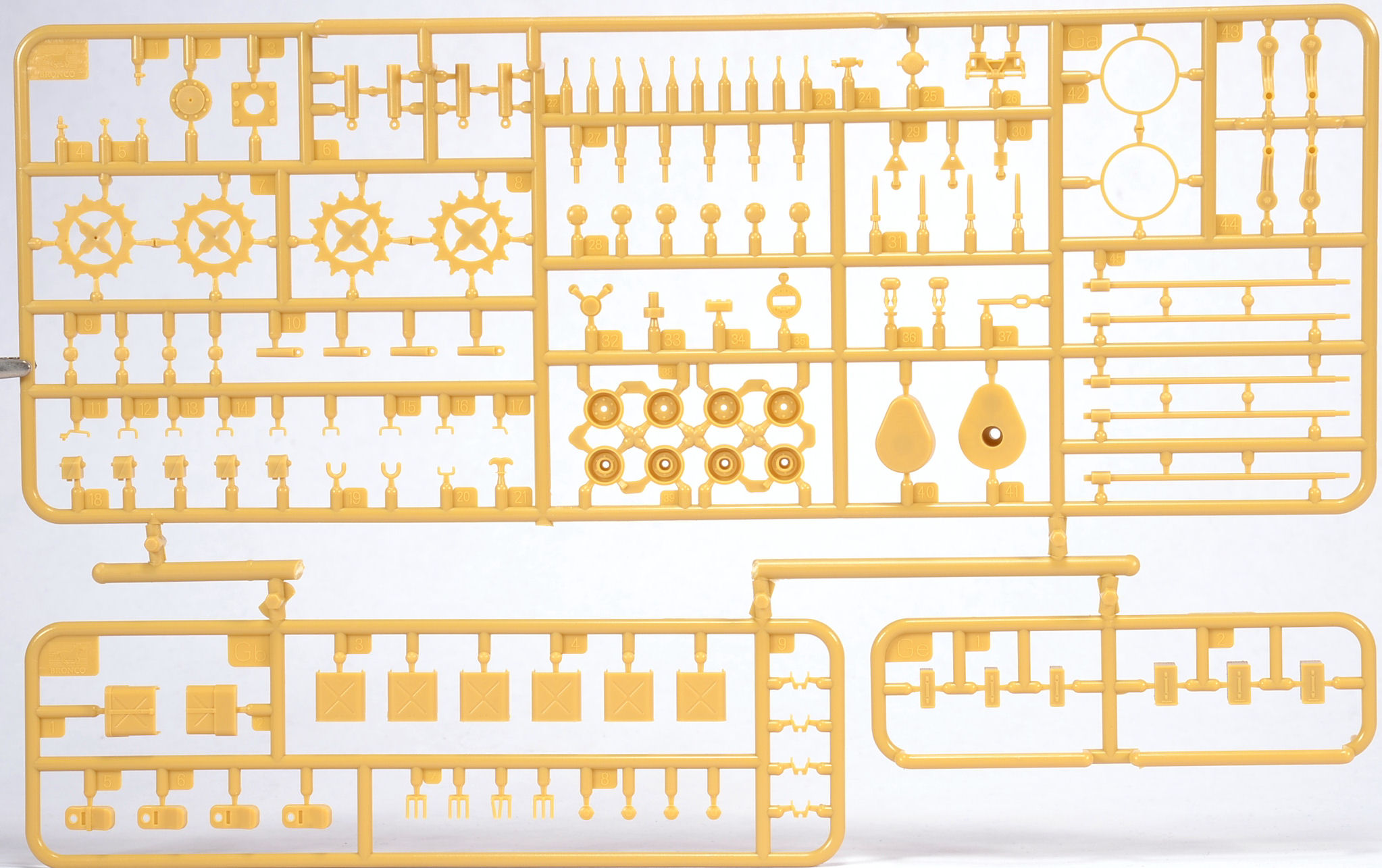 Bronco Models 35139 1/35 M24 Chaffee Light Tank Image 05
