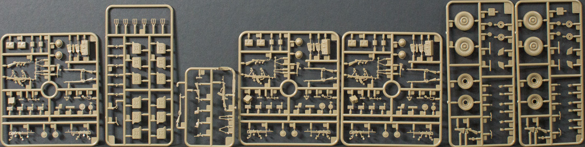 Bronco Models 35169 1/35 British Airborne Troops Riding in 1/4 Ton Truck and Trailer Image 03