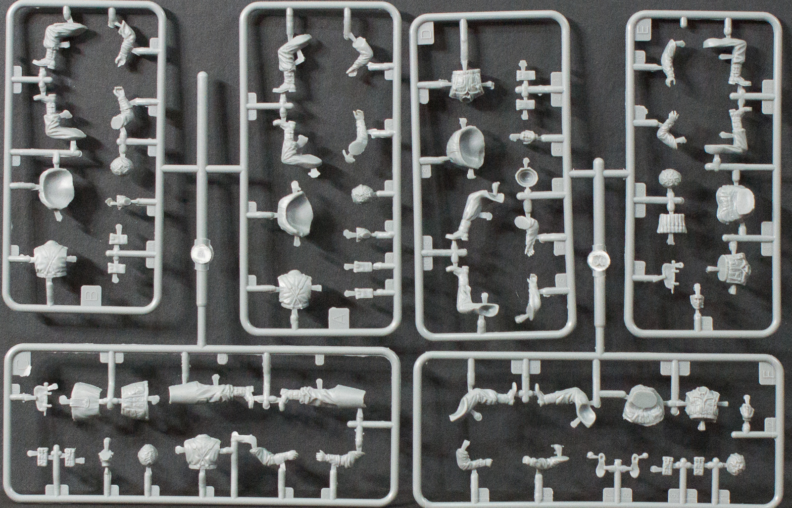 Bronco Models 35170 1/35 British 6 Pdr Anti-Tank Gun (Airborne) with 1/4 Ton Truck and Crew Image 05