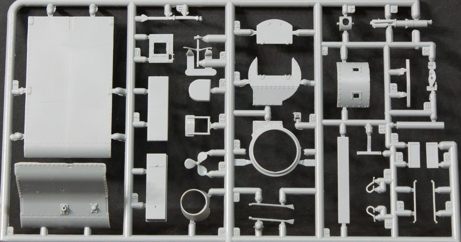 Combat Armour Models 35001 1/35 VCL Light Amphibious Tank A4E12 Early Parts Image 02