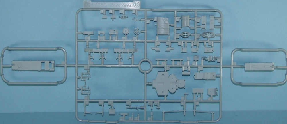 DML 1049 1/350 German Z-38 Destroyer Parts Image 04