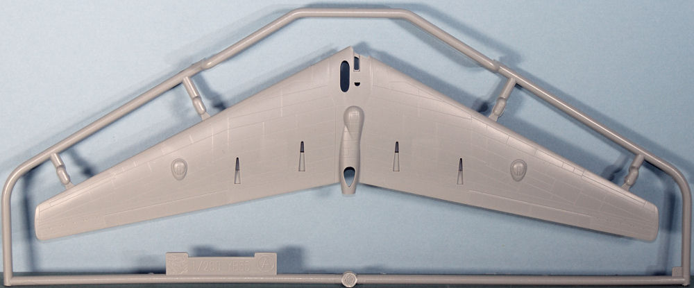 DML 2017 1/200 XB-35 Flying Wing Parts Image 01