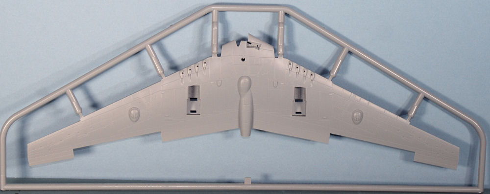 DML 2017 1/200 XB-35 Flying Wing Parts Image 02