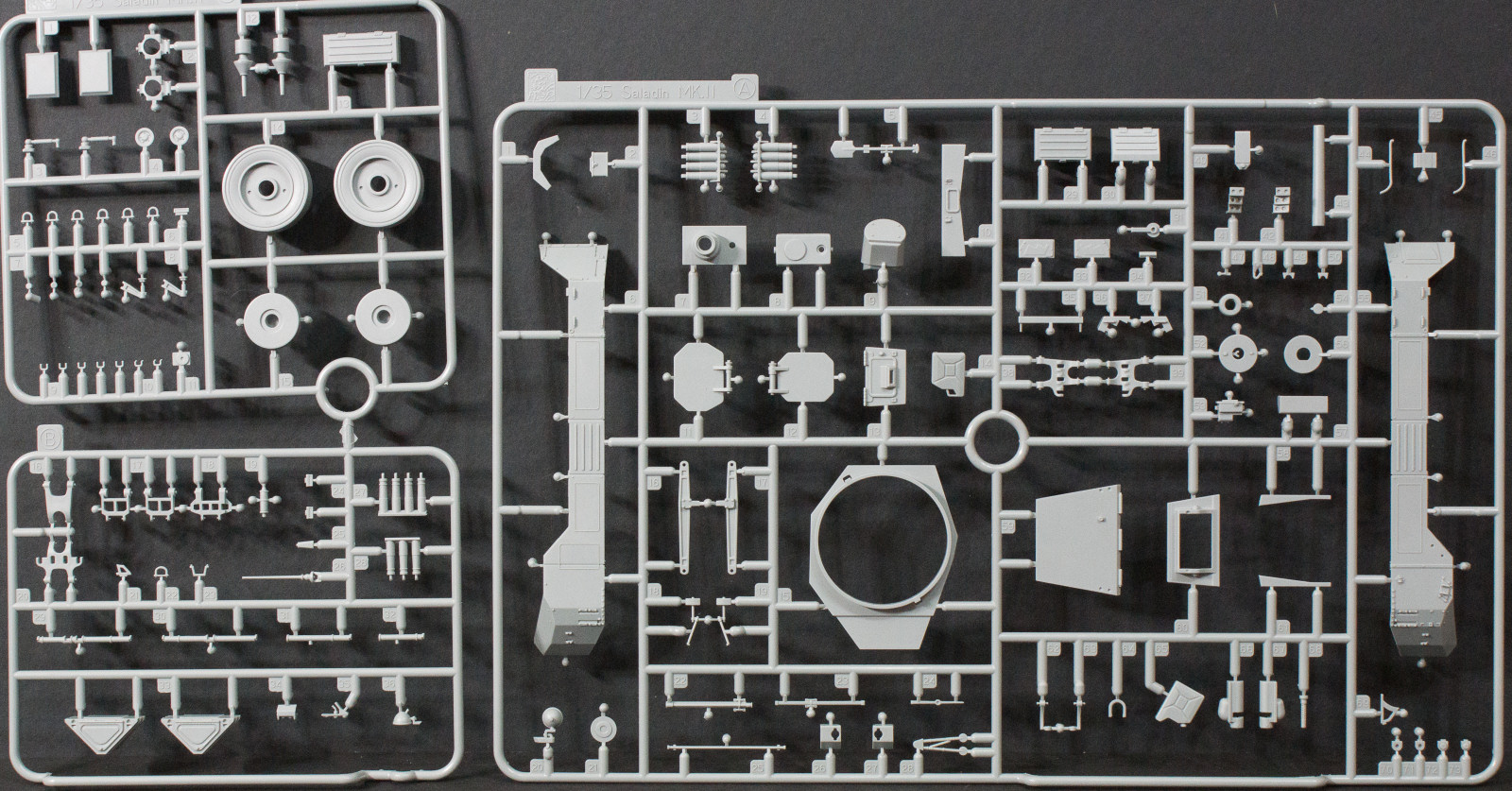 DML 3554 1/35 Saladin Mk.2 Armoured Car Parts Image 02