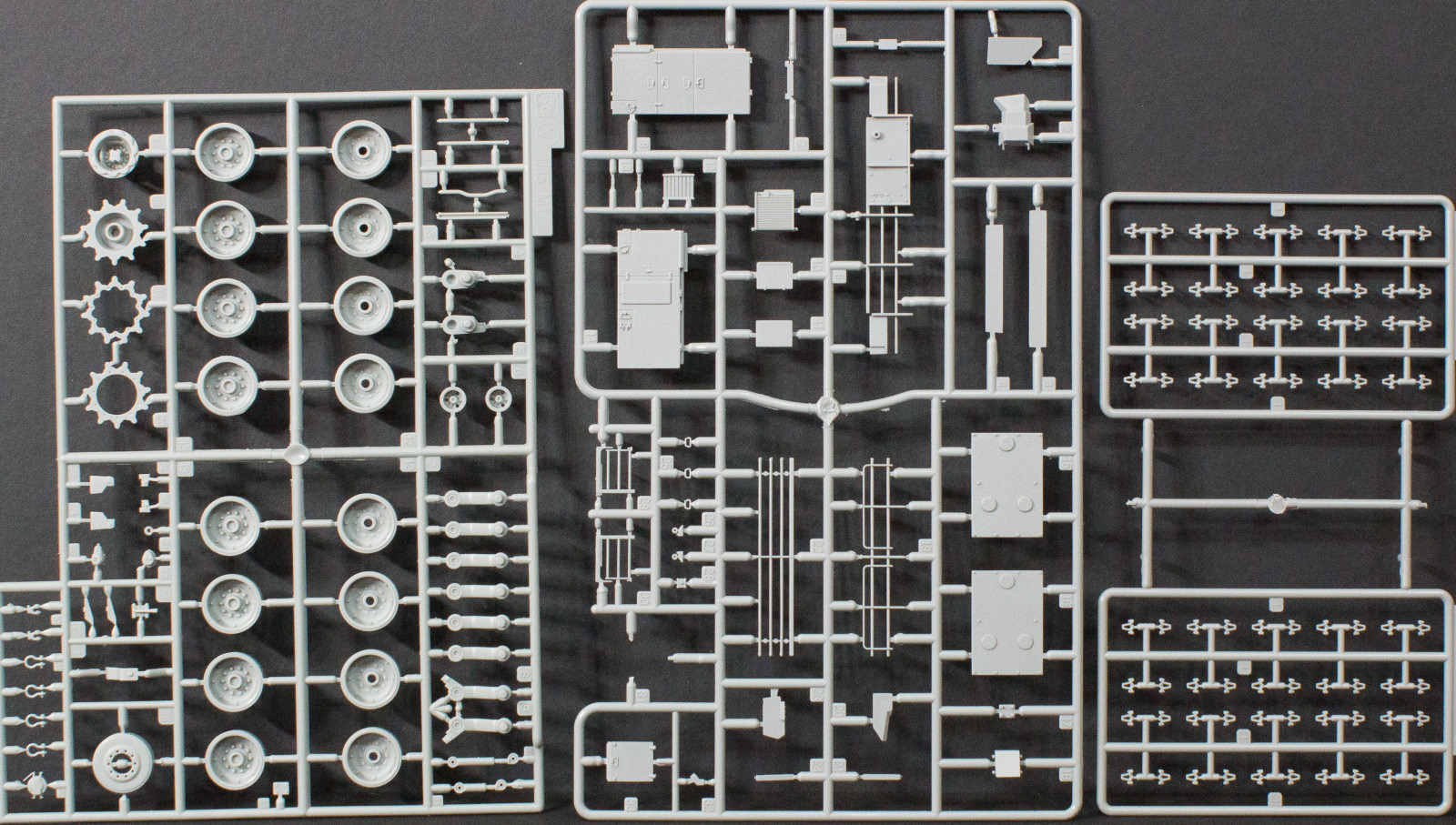 DML 3556 1/35 M1A2 SEP V2 Abrams Parts Image 04