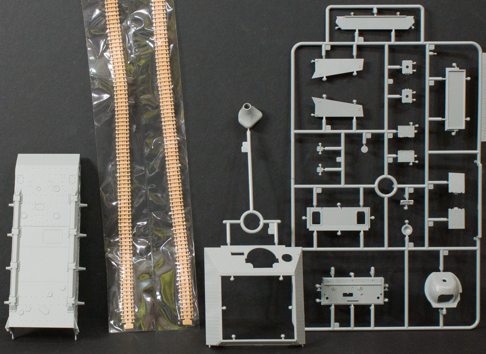 DML 6369 1/35 Jagdpanzer IV L/48 w/Zimmerit Parts Image 01