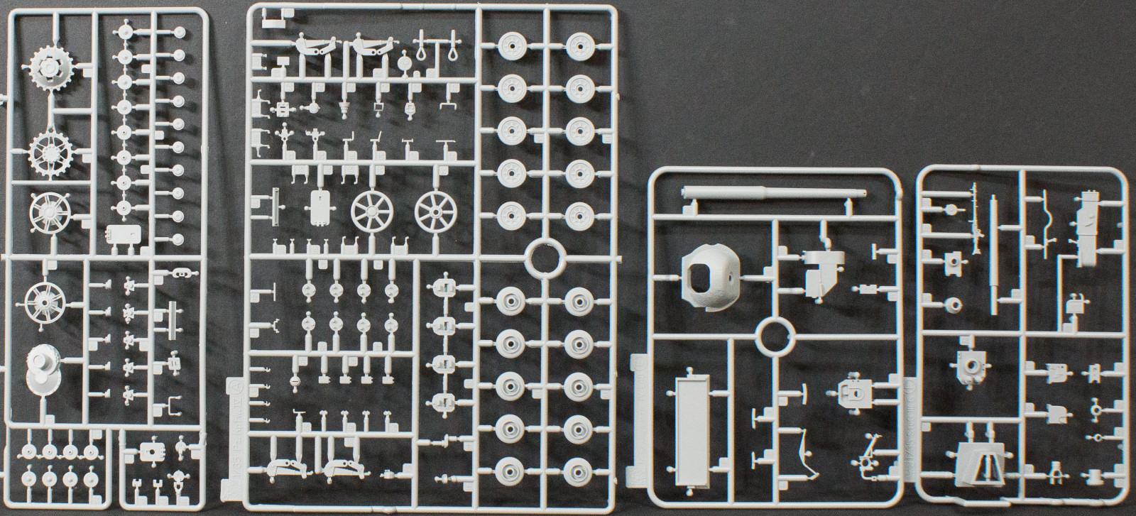 DML 6369 1/35 Jagdpanzer IV L/48 w/Zimmerit Parts Image 04