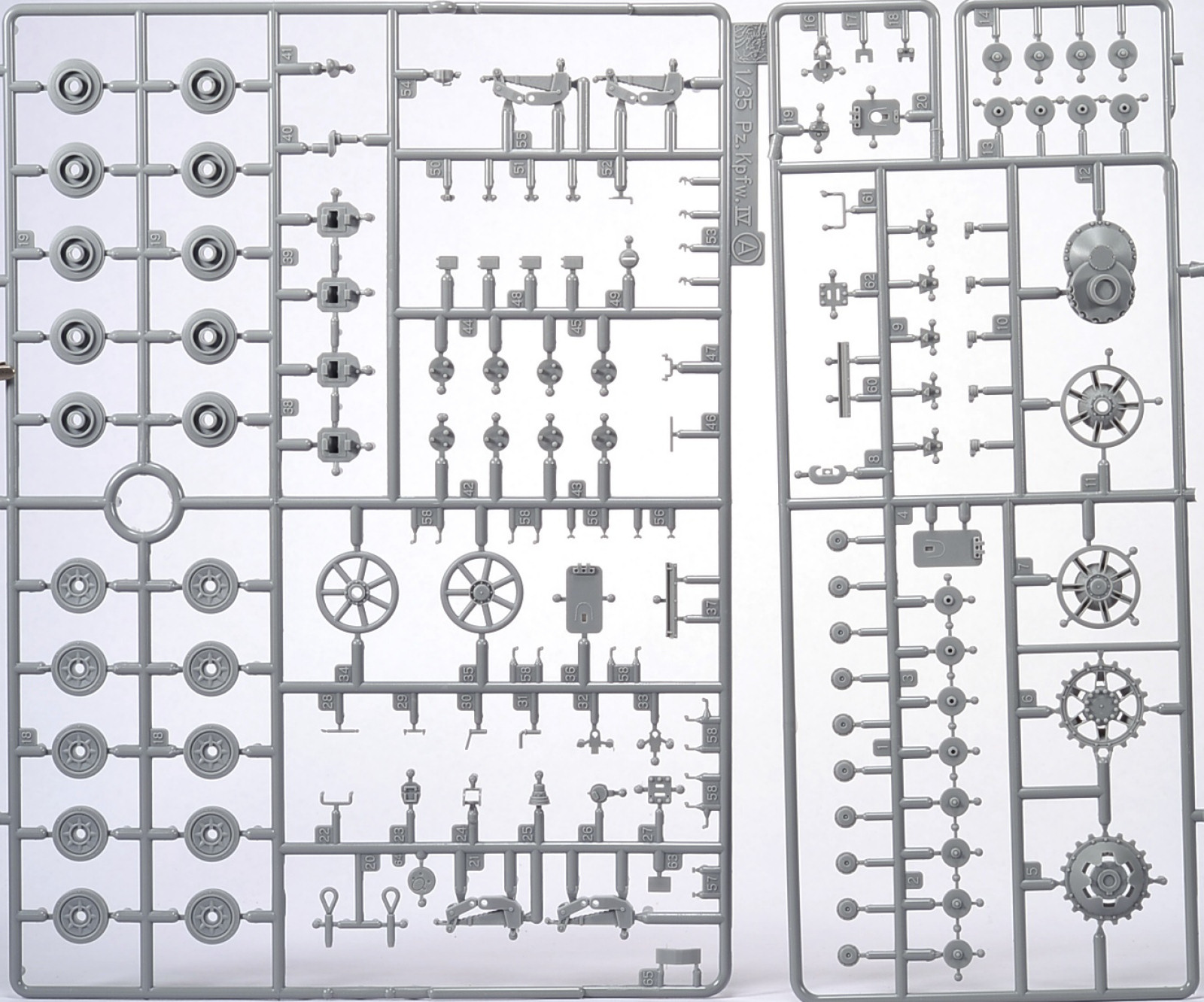 DML 6647 1/35 Sd.Kfz.167 Stug.IV Last Production Image 01