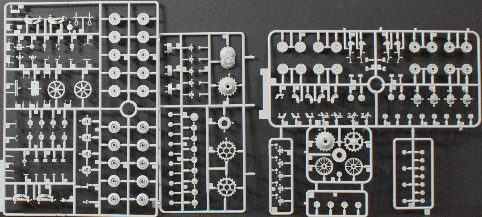 DML 6736 1/35 Panzer IV Ausf.D w/5cm KwK L/60 Parts Image 03
