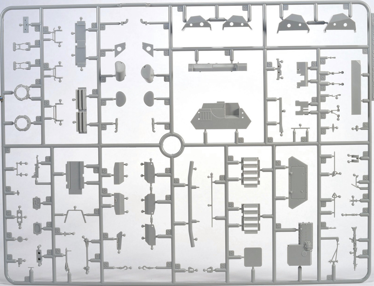 DML 6786 1/35 Sd.Kfz.234/3 mit 7.5cm KwK Image 07