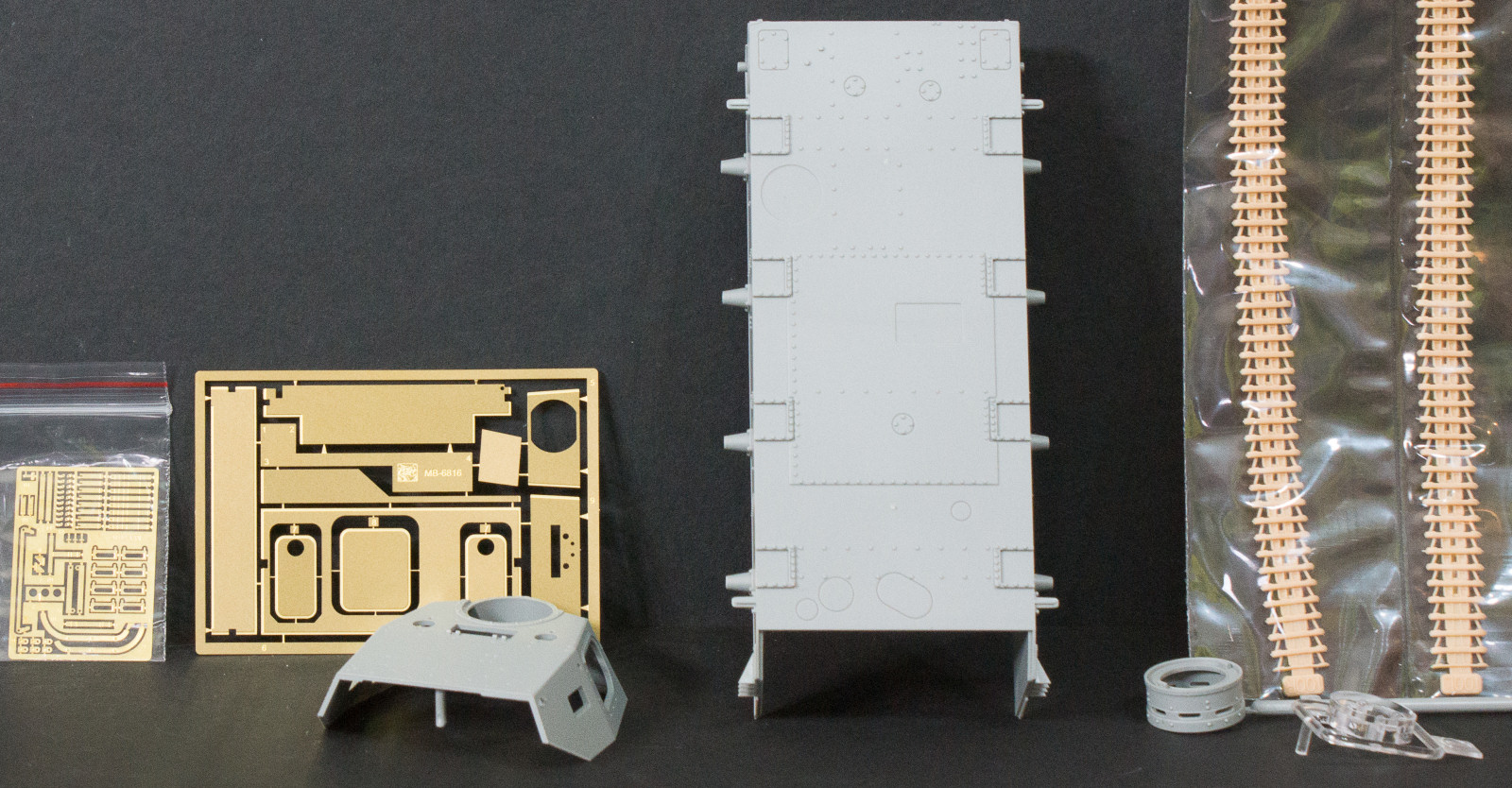 DML 6816 1/35 Panzer IV Ausf.A mit Zusatzpanzer Parts Image 01