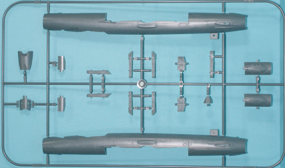 Eduard 8232 1/48 MiG-21bis Image 01