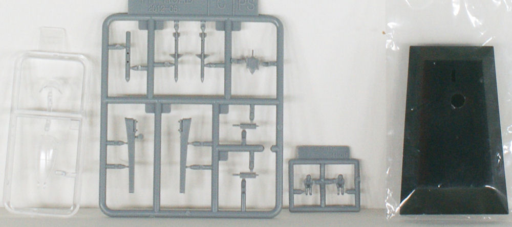 Great Wall Hobbies 1001 1/144 Vulcan B.2 Parts Image 03
