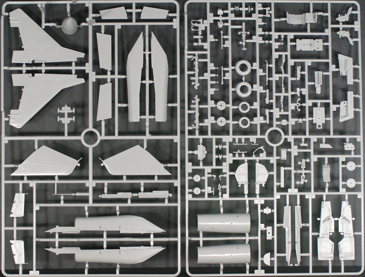 Great Wall Hobby 4813 1/48 MiG-29 9-13 Fulcrum C Parts Image 03