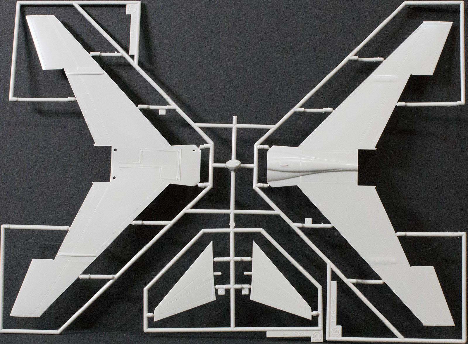 Hasegawa 07225 1/48 F-8E Crusader Kit First Look Image 02