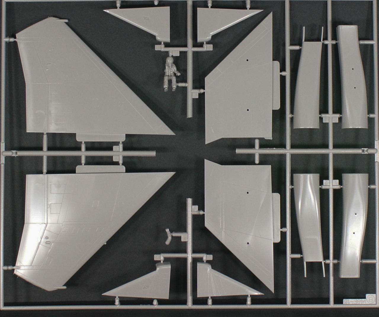 Hasegawa 07318 1/48 F-15E Strike Eagle 'Tiger Meet 2005' Kit First Look Image 02