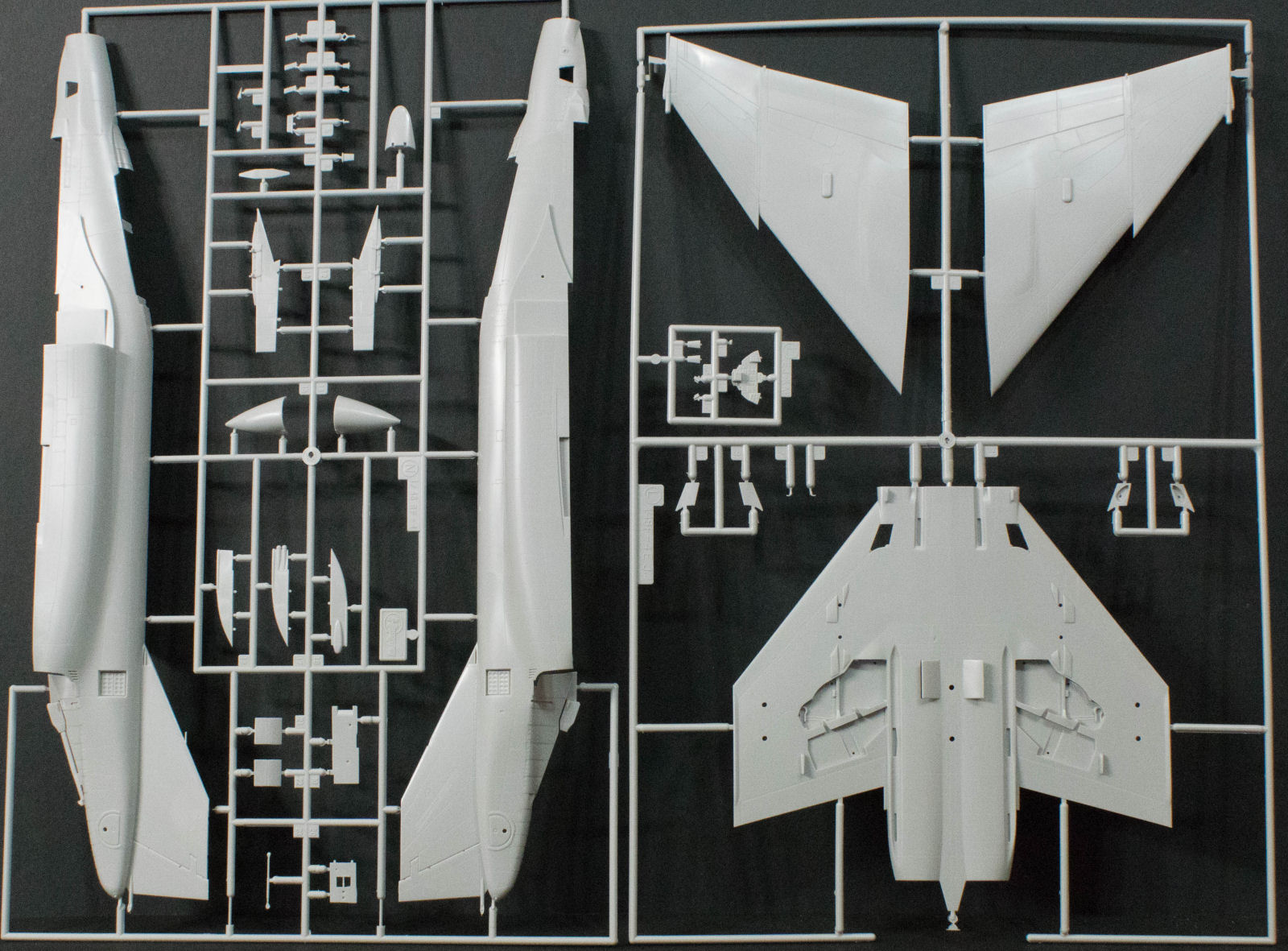 Hasegawa 07424 1/48 RF-4E Phantom II 'Sea Camouflage' Kit First Look Image 01