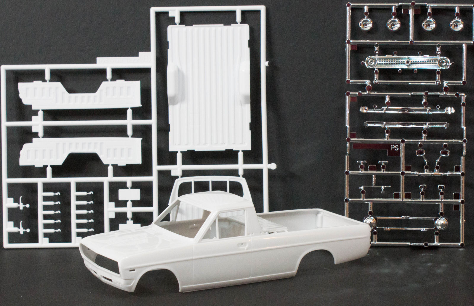 Hasegawa 20267 1/24 1973 Nissan Sunny Truck Long-Body Deluxe Kit First Look Image 01
