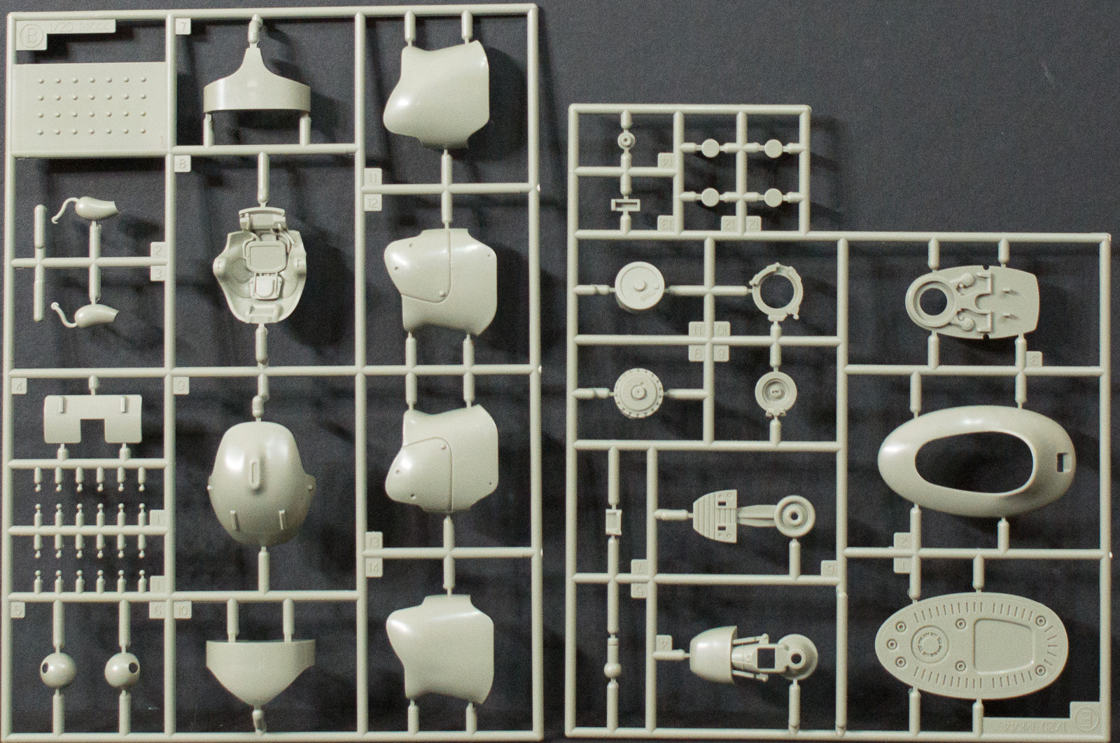 Hasegawa 64007 1/20 MK44 Ammoknights Maschinen Krieger Review Image 01