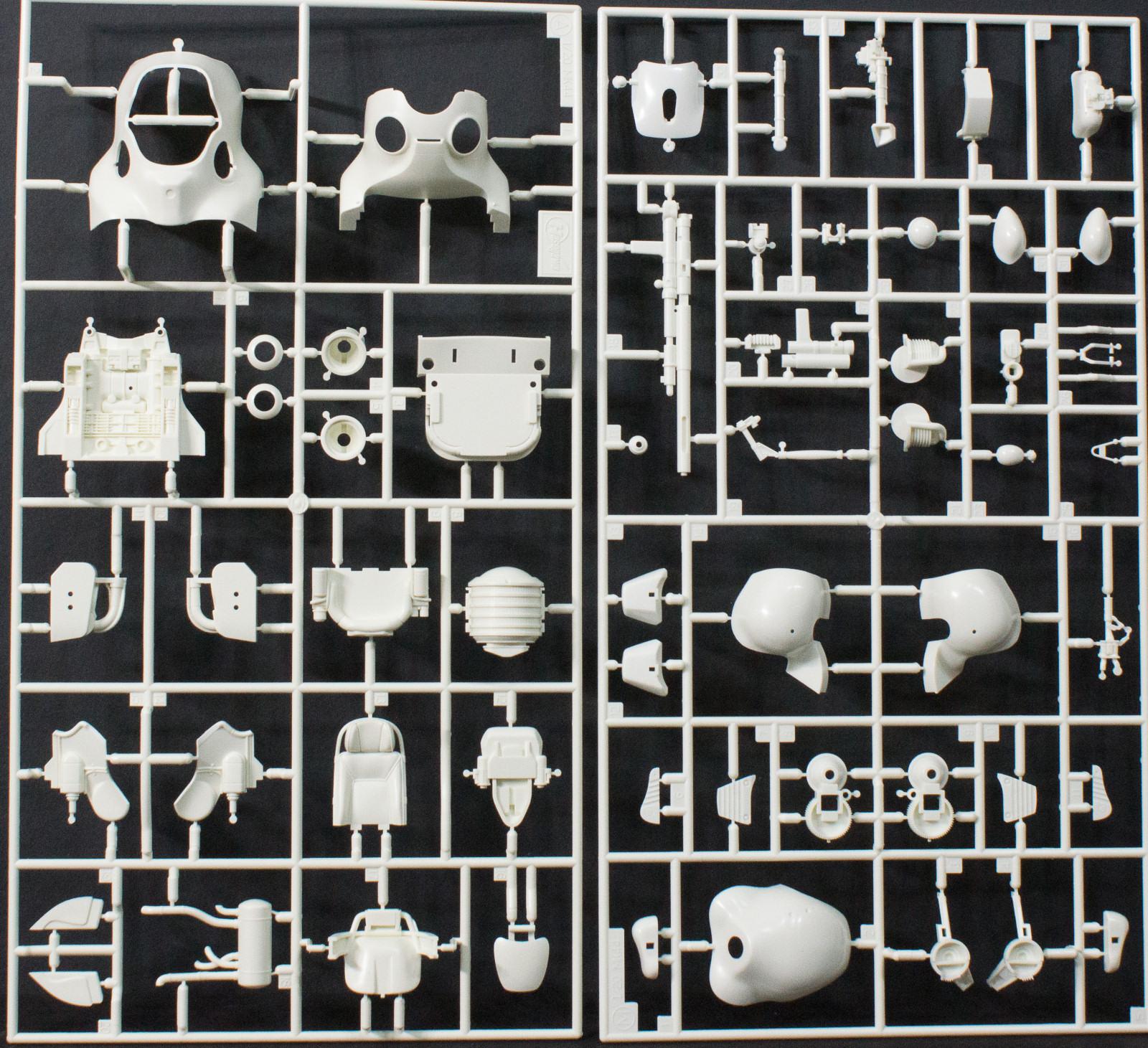 Hasegawa 64108 1/20 MK44 Ausf.H White Knight Ma.K Kit First Look Image 01