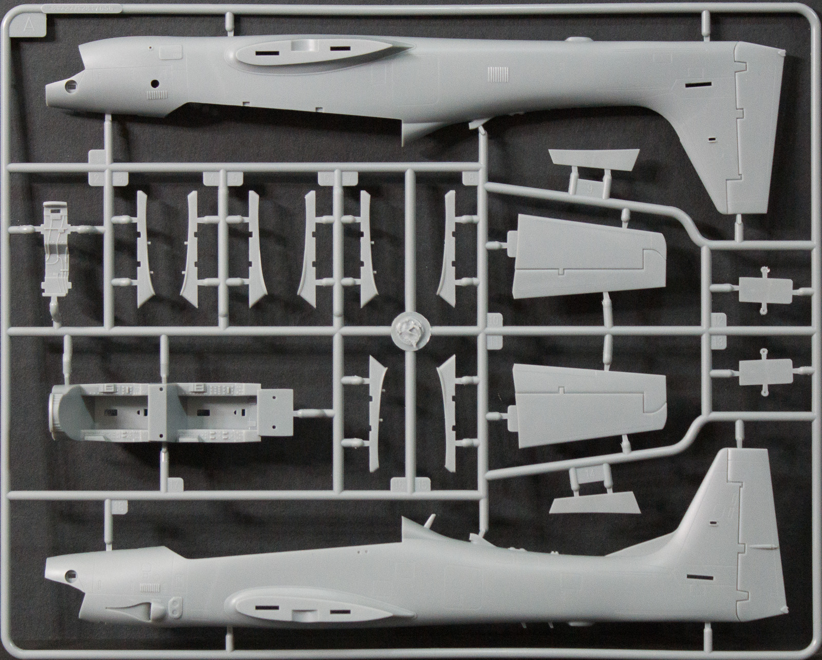 Hobby Boss 81727 1/48 EMB-314 Super Tucano Kit Image 01