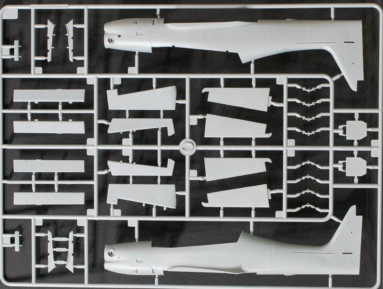 Hobby Boss 81763 1/48 EMB-312 Tucano Kit Image 01