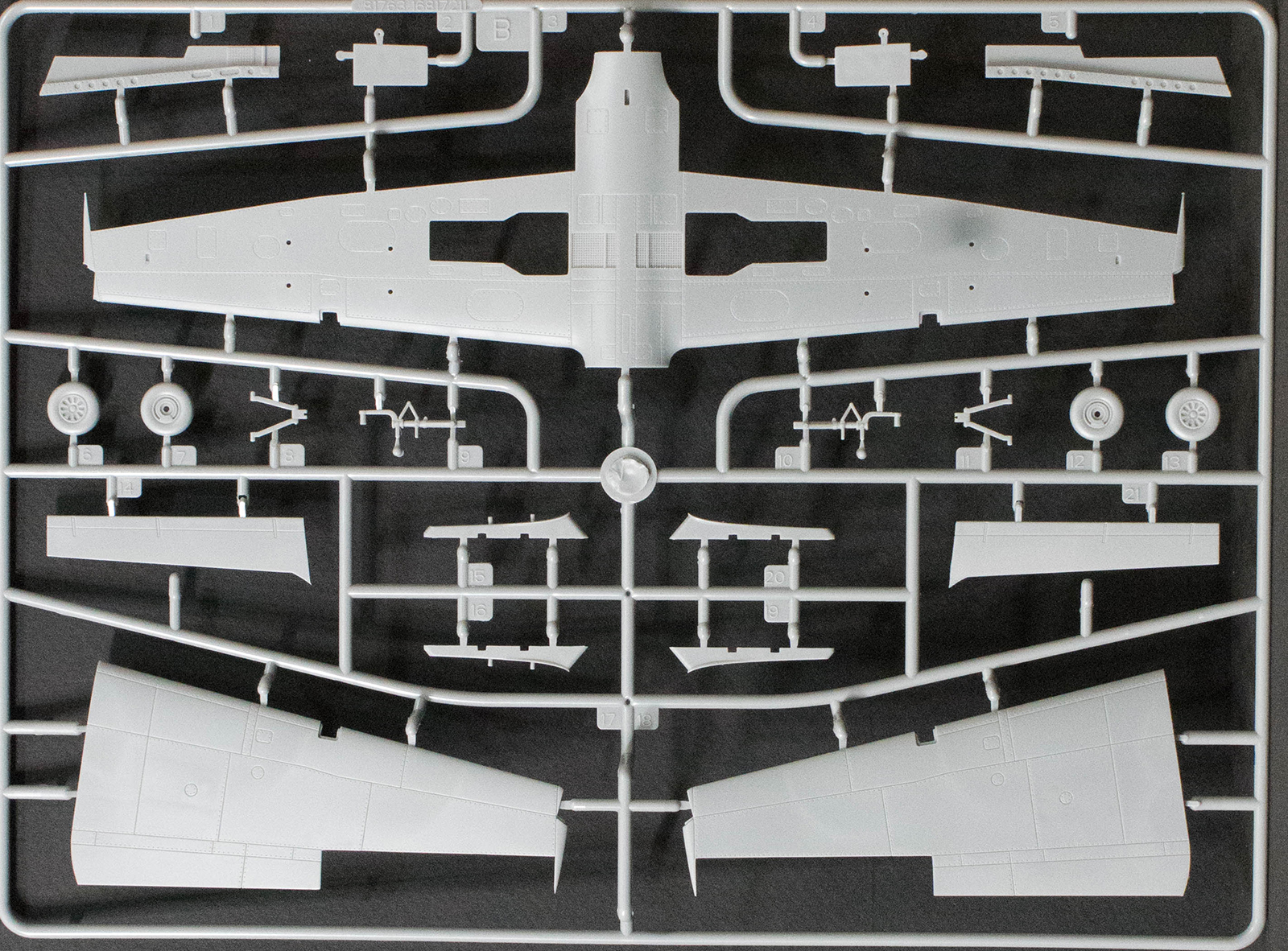 Hobby Boss 81763 1/48 EMB-312 Tucano Kit Image 02