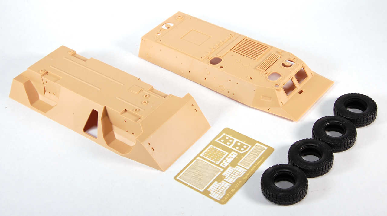 Hobby Boss 82488 1/35 AFT-9 Anti-Tank Missile Launcher Kit Image 01