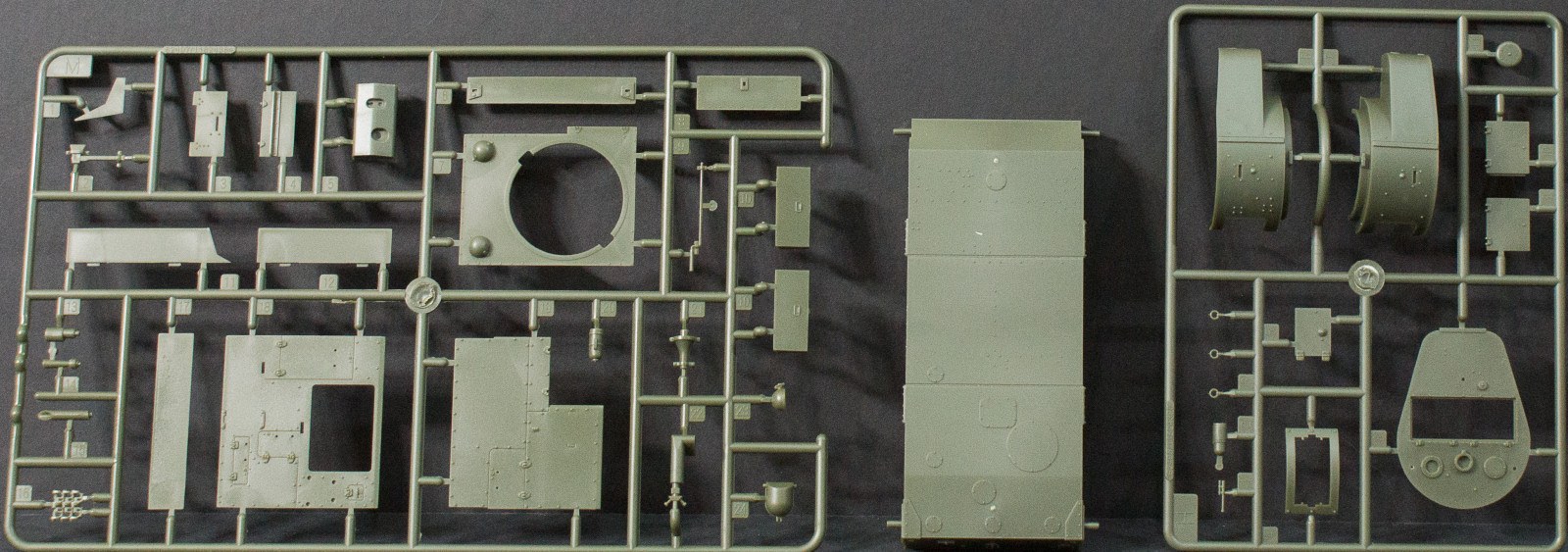 Hobby Boss 82498 1/35 OT-130 Flame Thrower Tank Kit Image 01