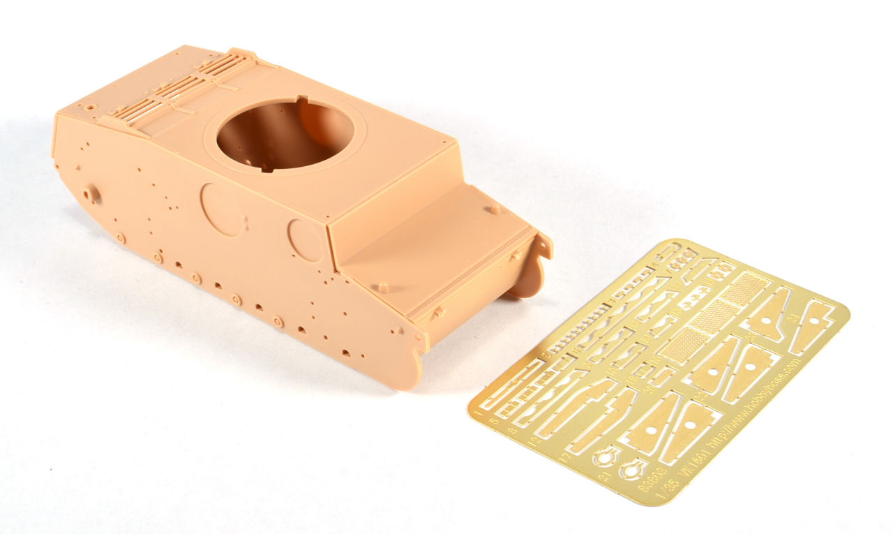 Hobby Boss 83803 1/35 German Pzkpfw II Ausf J (VK16.01) Kit Image 01