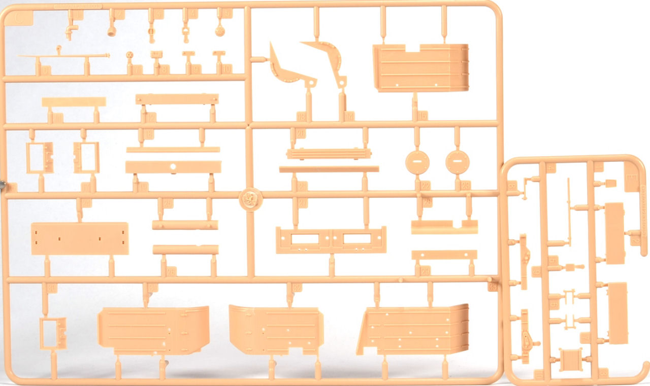 Hobby Boss 83803 1/35 German Pzkpfw II Ausf J (VK16.01) Kit Image 03