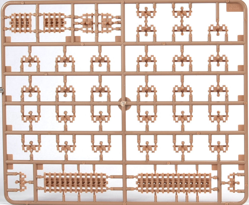 Hobby Boss 83803 1/35 German Pzkpfw II Ausf J (VK16.01) Kit Image 05