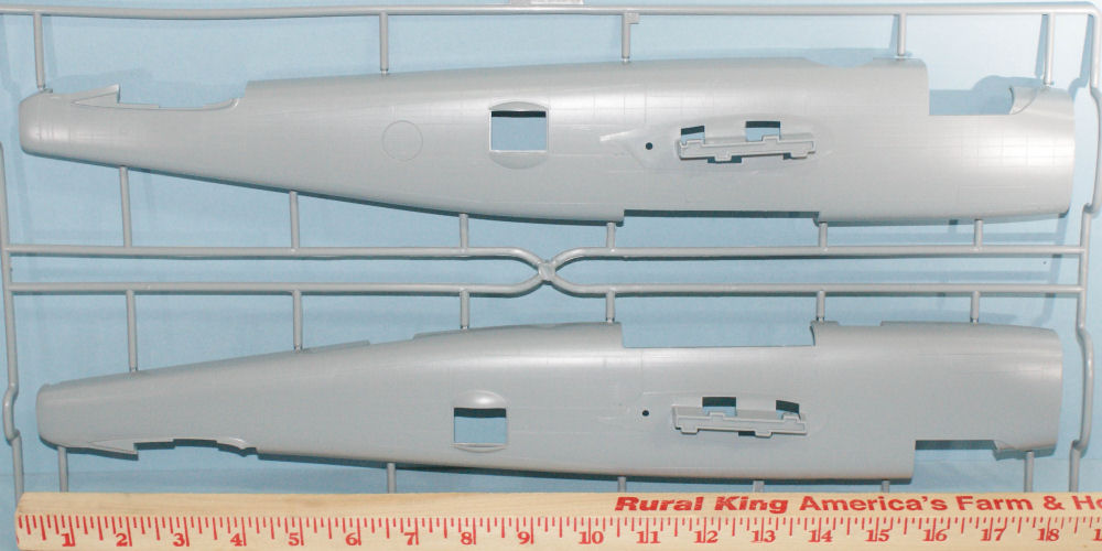 HK Models 01E01 1/32 B-25J Mitchell First Look Image 01