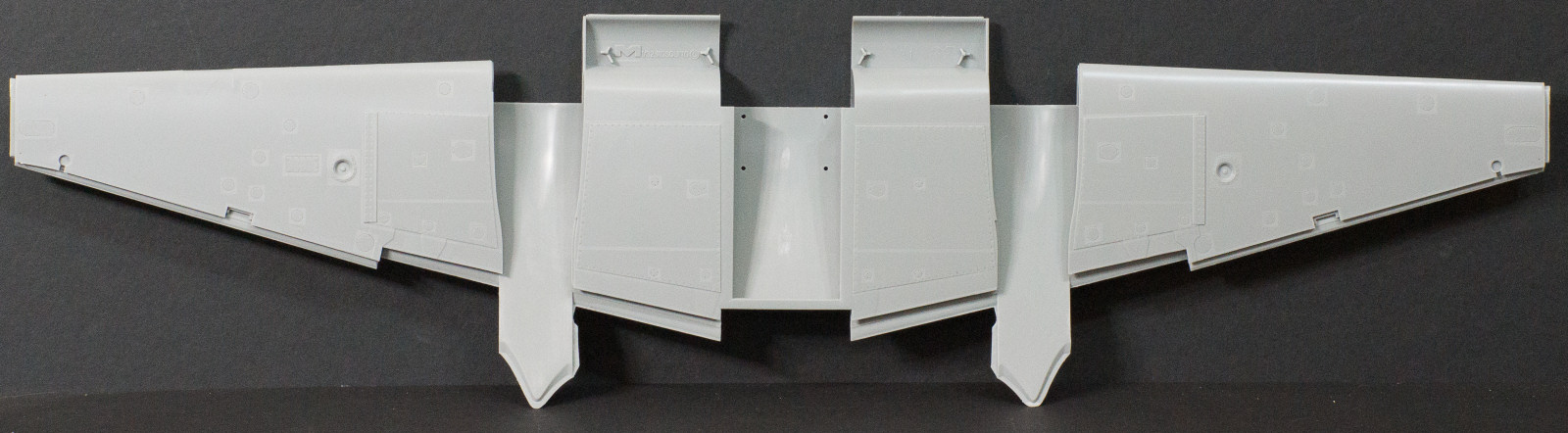 HK Models 01E15 1/32 de Havilland Mosquito B.IV Series II First Look Image 03