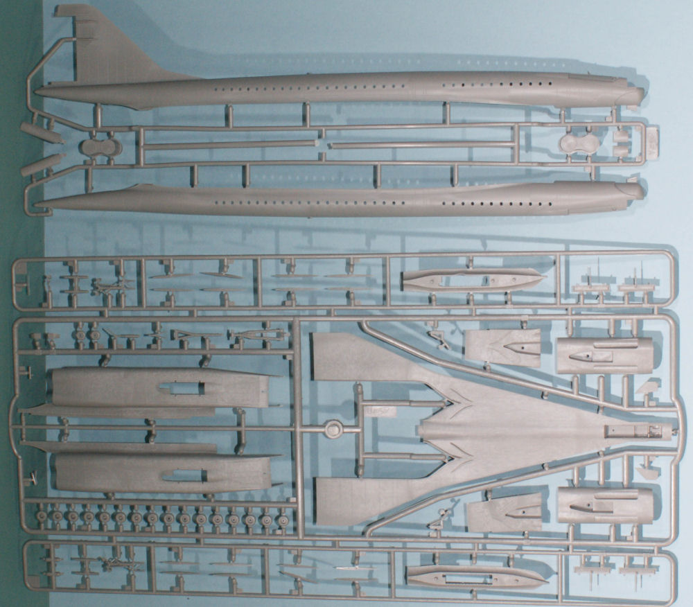 ICM 14402 1/144 Tu-144D Kit Image 01