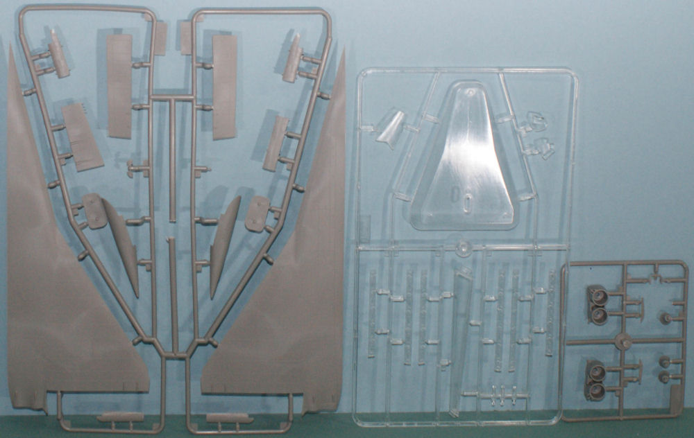 ICM 14402 1/144 Tu-144D Kit Image 02