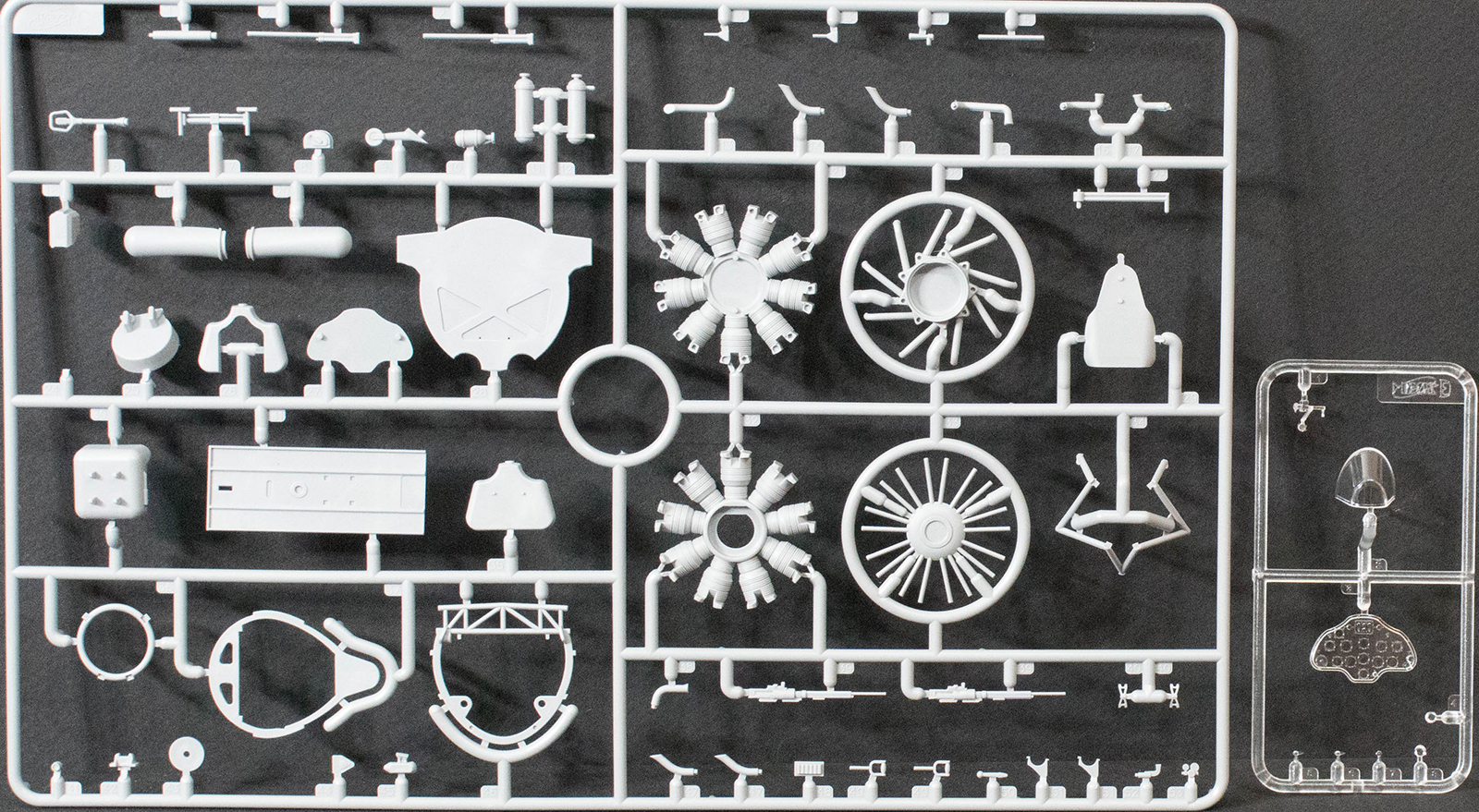 ICM 32001 1/32 I-16 Type 24 Kit Image 03