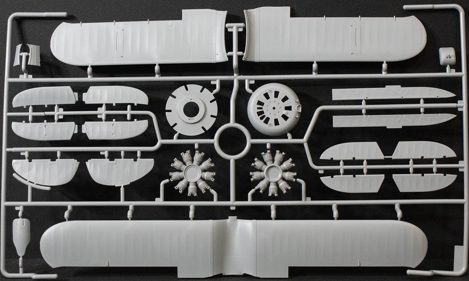 ICM 32010 1/32 I-153 Chaika Kit Image 02