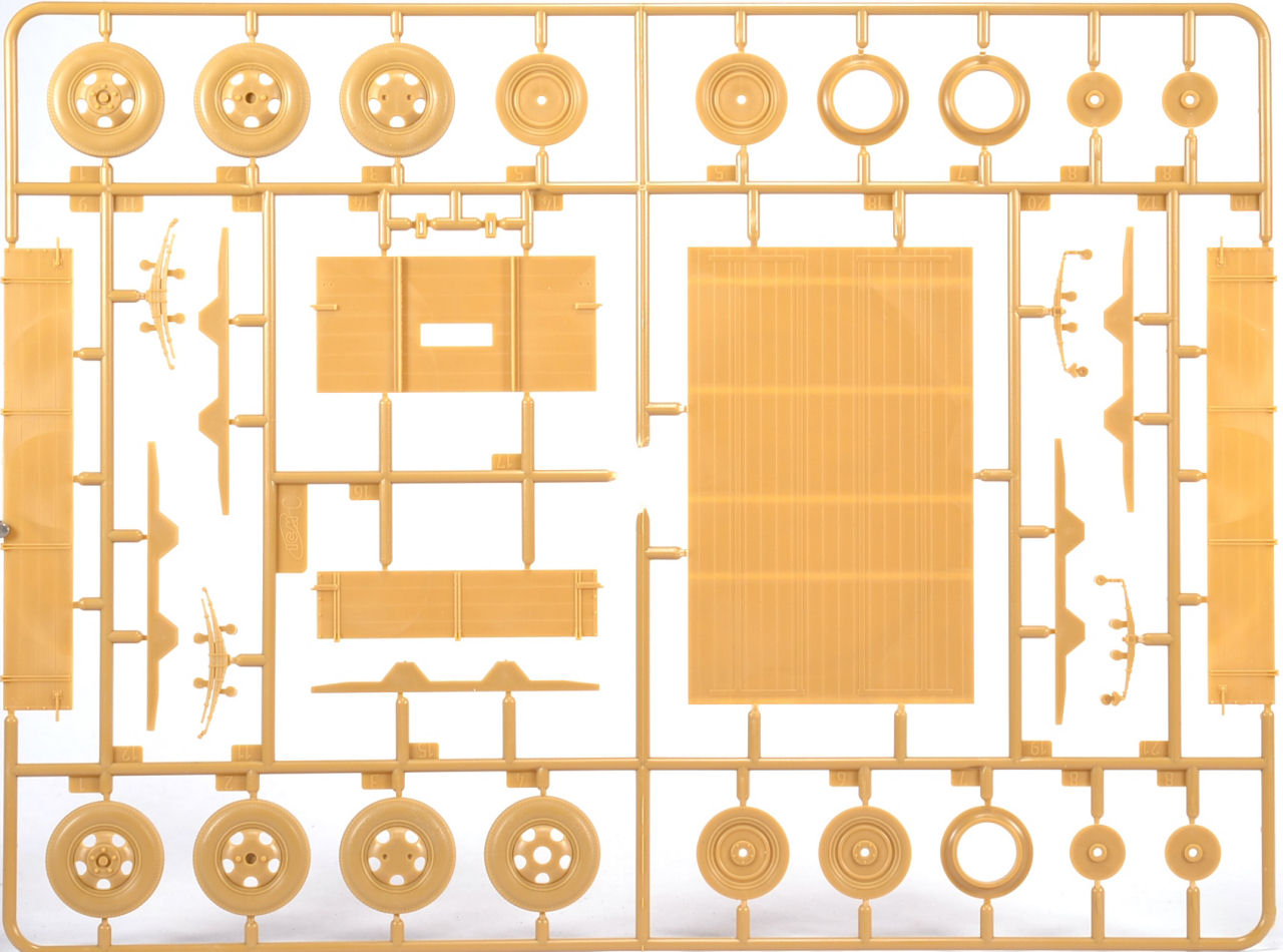 ICM 35413 1/35 G917T Truck Kit Image 02