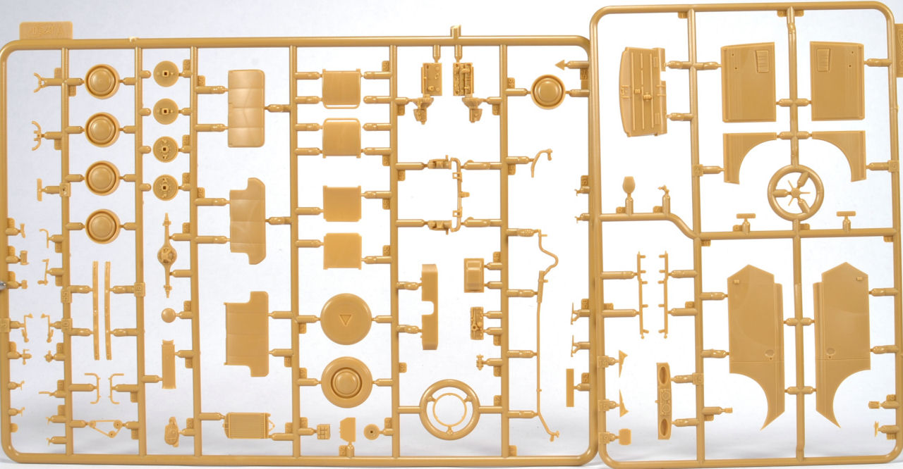 ICM 35478 1/35 Kadett K38 Saloon German Staff Car Kit Image 02